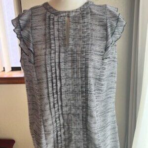 Elle, Large, Gray and White striped patten. Excellent condition.